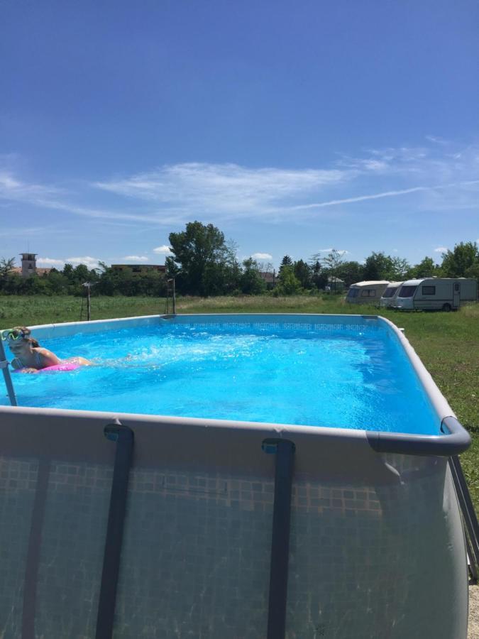 Camping La Foisor Turda Buitenkant foto