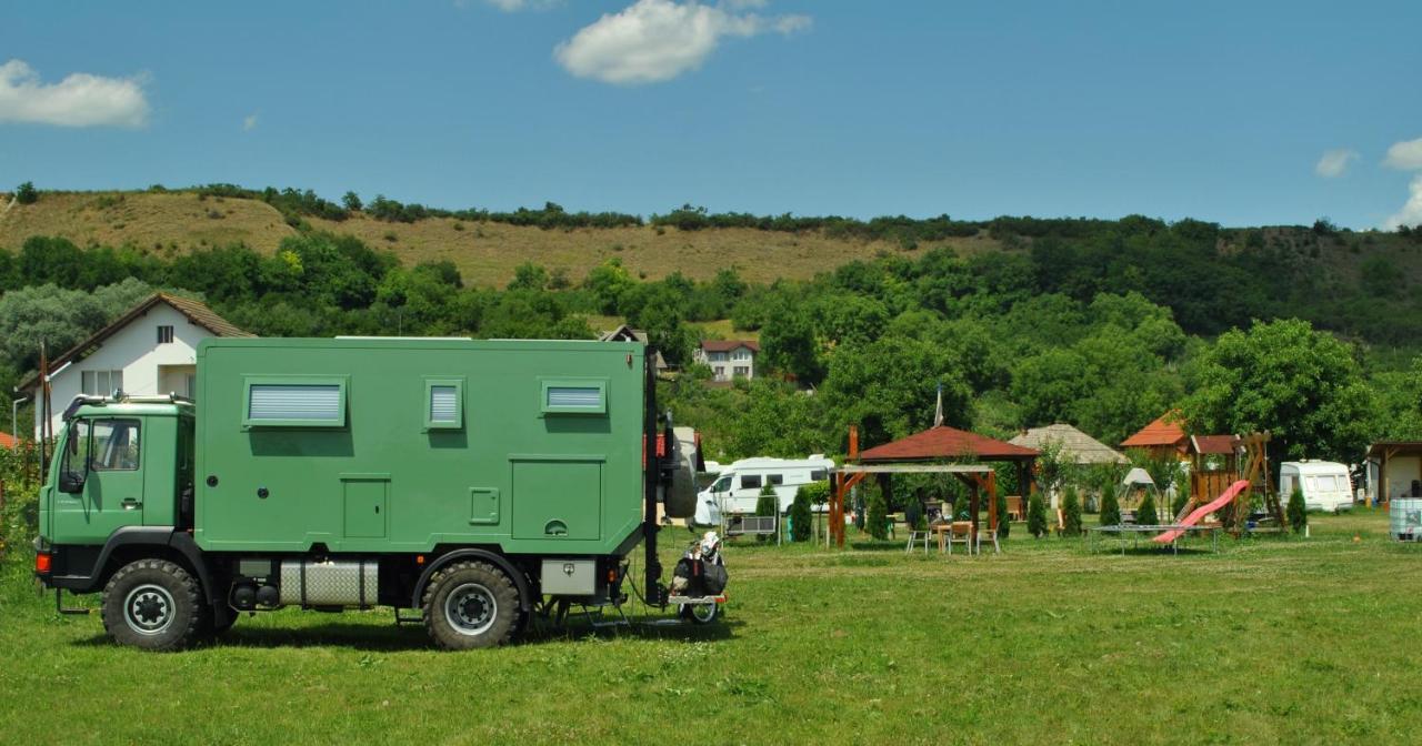 Camping La Foisor Turda Buitenkant foto